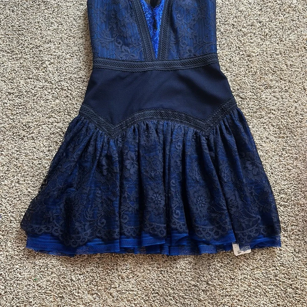 Three Floor Dress - Picture 3 of 7